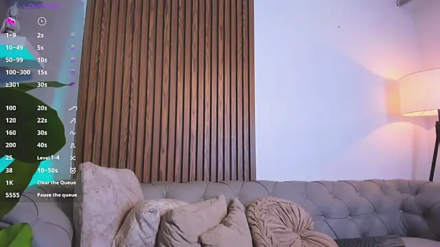 Maximo Wolff online show from April 2, 8:39 pm