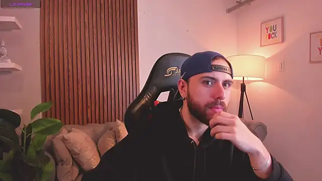 Maximo Wolff online show from April 13, 1:11 am