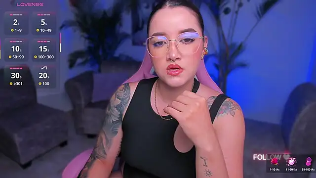 Snapshot of lunaarose chatting on September 10, 4:12 am lunaarose online show from September 10, 4:12 am