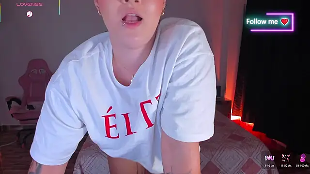 lunaarose online show from March 5, 3:35 am