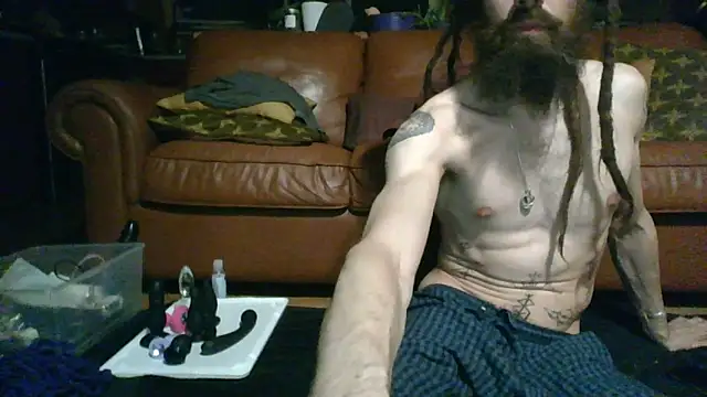 Snapshot of sensi-switch chatting on May 4, 2:18 am sensi-switch online show from May 4, 2:18 am