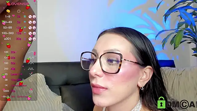 Snapshot of Scarlett_Jackson2 chatting on July 10, 6:17 am Scarlett Jackson2 online show from July 10, 6:17 am