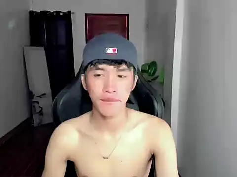 Snapshot of twinksexy09 chatting on November 11, 10:21 pm twinksexy09 online show from November 11, 10:21 pm