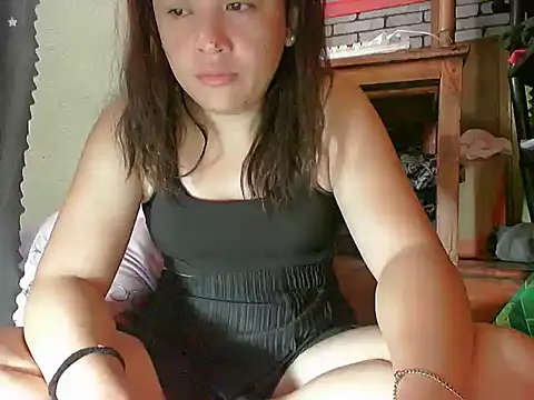 Snapshot of betty02 chatting on April 30, 5:14 am betty02 online show from April 30, 5:14 am