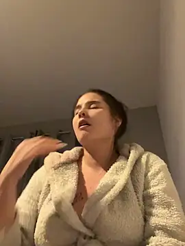 LollyLove  online show from February 8, 7:06 pm