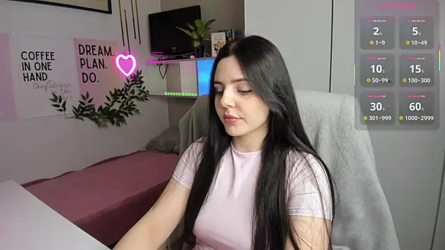 LiaWoow online show from December 2, 2:45 pm