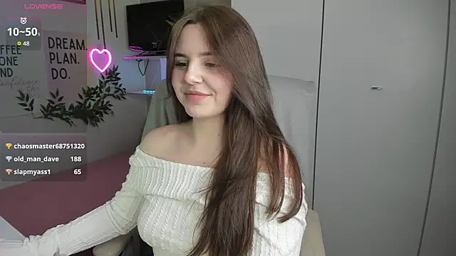 Snapshot of LiaWoow chatting on April 19, 6:10 pm LiaWoow online show from April 19, 6:10 pm