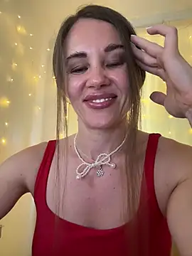 Snapshot of LucieMack chatting on July 6, 3:36 pm LucieMack online show from July 6, 3:36 pm