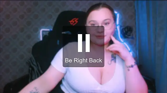 InLoveWithLife26 online show from January 17, 5:05 pm