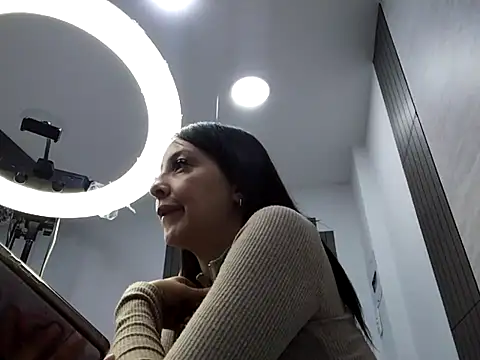 Snapshot of Savannah_Monroe chatting on December 18, 8:04 pm Savannah Monroe online show from December 18, 8:04 pm