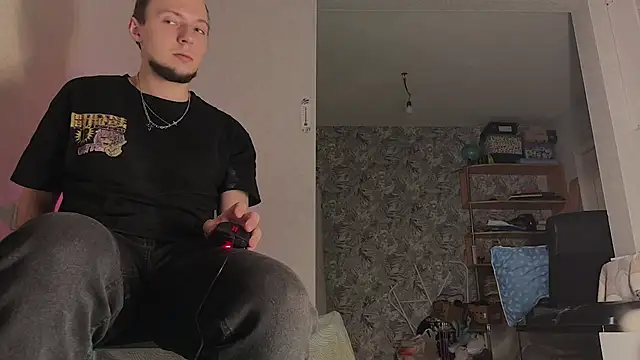 creammafia online show from March 29, 8:20 pm