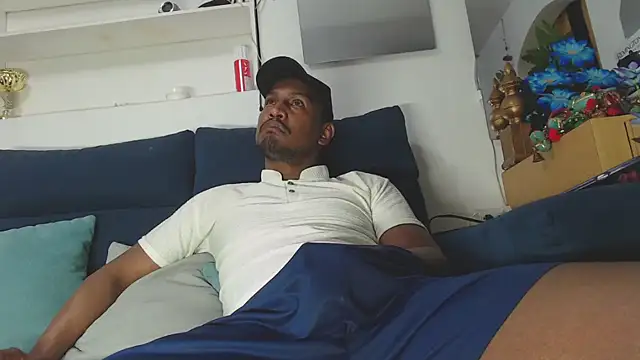 ElCaballeroNegro24 online show from March 13, 3:57 am