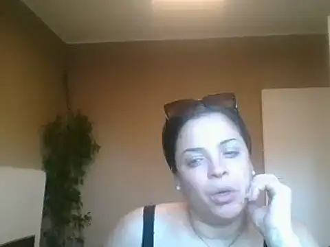Snapshot of ITALIANASISIXX chatting on June 6, 5:17 pm ITALIANASISIXX online show from June 6, 5:17 pm
