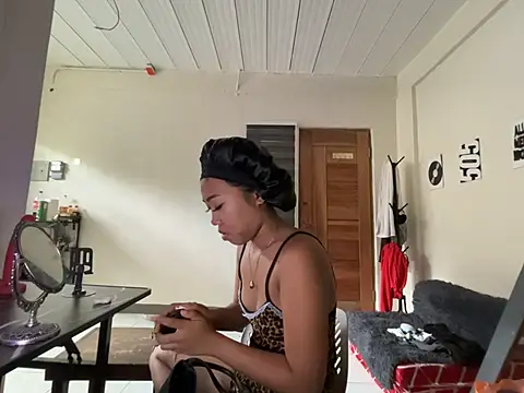 Snapshot of PinayLina18 chatting on June 4, 4:18 am PinayLina18 online show from June 4, 4:18 am