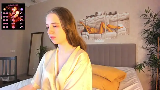 Camilla Kelly online show from March 13, 1:23 am