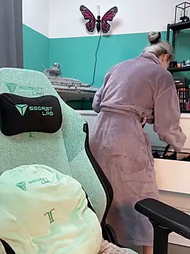 TheRealJessyLey online show from March 25, 7:03 am