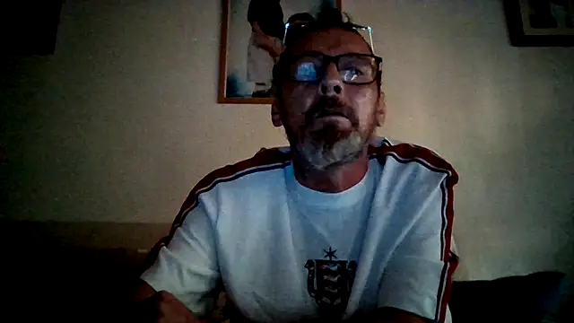 Snapshot of pakillobcn chatting on May 28, 7:27 am pakillobcn online show from May 28, 7:27 am