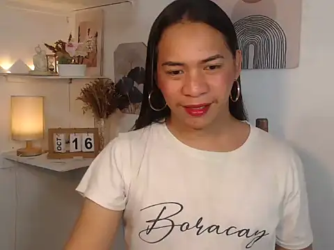 Snapshot of Ursexy_ngaw chatting on October 17, 9:34 am Ursexy ngaw online show from October 17, 9:34 am