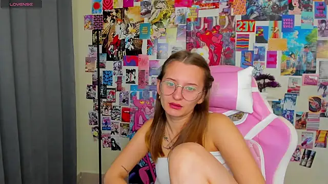 Maryyy May online show from October 8, 9:56 pm