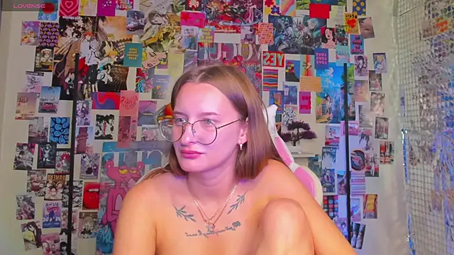 Maryyy May online show from October 13, 5:46 pm