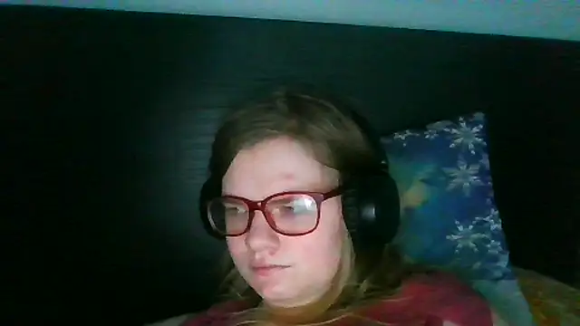 Moonolighta online show from October 31, 7:31 am