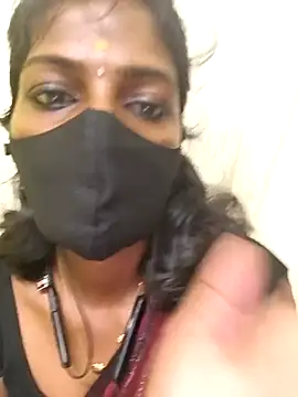 Snapshot of Honey_rosetamil chatting on May 1, 11:09 pm Honey rosetamil online show from May 1, 11:09 pm