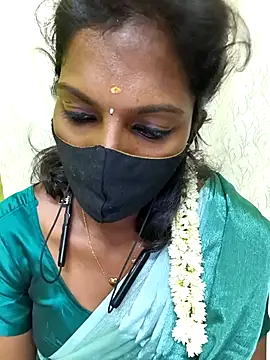 Snapshot of Honey_rosetamil chatting on May 2, 11:54 pm Honey rosetamil online show from May 2, 11:54 pm