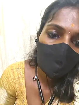 Snapshot of Honey_rosetamil chatting on May 8, 4:23 pm Honey rosetamil online show from May 8, 4:23 pm