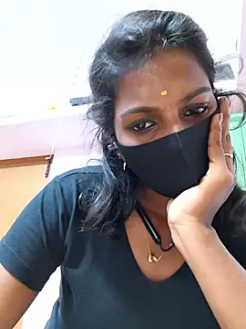 Snapshot of Honey_rosetamil chatting on May 18, 7:52 pm Honey rosetamil online show from May 18, 7:52 pm