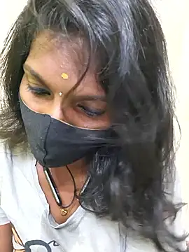 Snapshot of Honey_rosetamil chatting on May 23, 7:51 pm Honey rosetamil online show from May 23, 7:51 pm