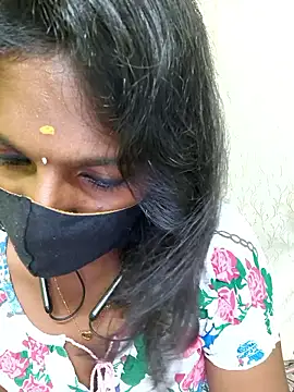 Snapshot of Honey_rosetamil chatting on May 24, 12:10 pm Honey rosetamil online show from May 24, 12:10 pm