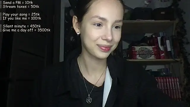 Snapshot of Yuna5343 chatting on June 1, 7:26 pm Yuna5343 online show from June 1, 7:26 pm