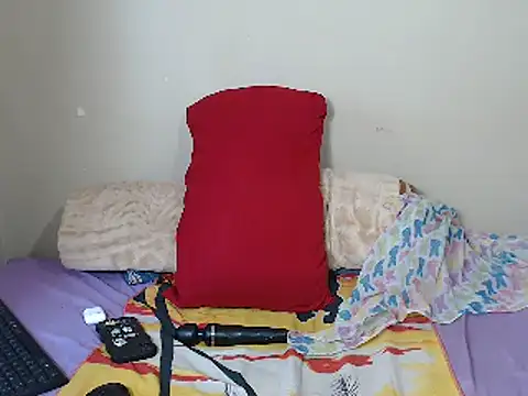 Snapshot of _SweetLips_ chatting on April 25, 1:36 pm SweetLips online show from April 25, 1:36 pm