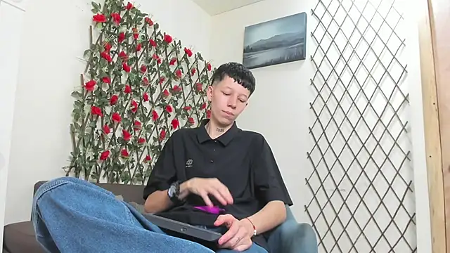 LiamBrown09 online show from July 8, 7:29 pm