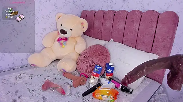 Snapshot of miathonson769 chatting on September 24, 7:50 pm miathonson769 online show from September 24, 7:50 pm