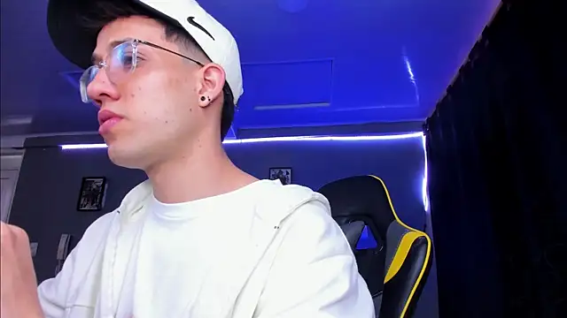 alexgiraldo   online show from November 7, 12:16 pm