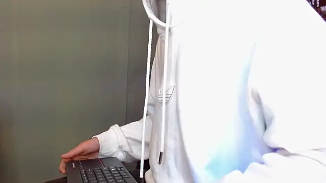 alexgiraldo   online show from May 4, 12:34 pm
