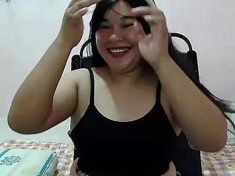 Snapshot of Kiarra_69 chatting on May 3, 12:33 pm Kiarra 69 online show from May 3, 12:33 pm