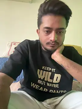 Snapshot of seenu2101 chatting on April 28, 2:27 am seenu2101 online show from April 28, 2:27 am