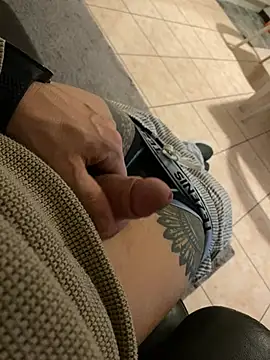 Maurinho3005 online show from February 1, 11:25 pm