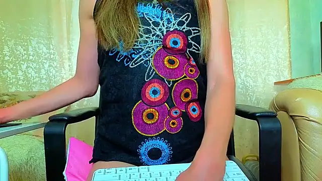 Snapshot of Bom_Mia_Bom chatting on May 9, 11:21 pm Bom Mia Bom online show from May 9, 11:21 pm