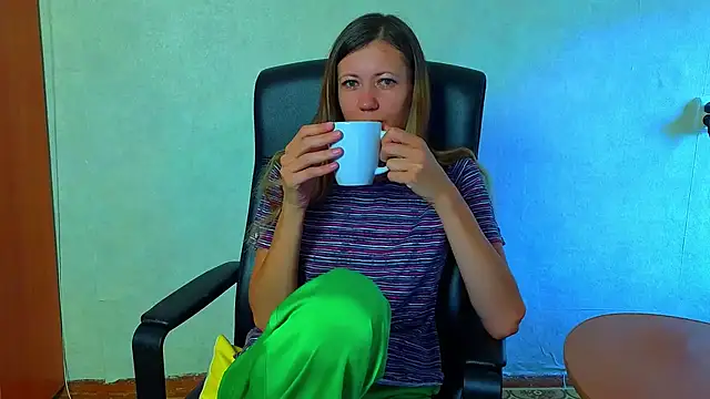 Snapshot of Bom_Mia_Bom chatting on July 9, 1:09 am Bom Mia Bom online show from July 9, 1:09 am