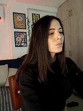 Snapshot of mishelkrave_ chatting on October 6, 1:36 am mishelkrave  online show from October 6, 1:36 am