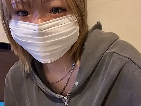 Snapshot of kabikabi_makaron chatting on June 8, 1:11 pm kabikabi makaron online show from June 8, 1:11 pm