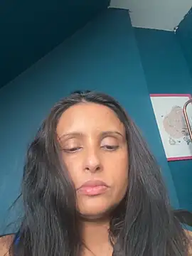 Snapshot of Angelaarayexx chatting on April 22, 11:34 am Angelaarayexx online show from April 22, 11:34 am