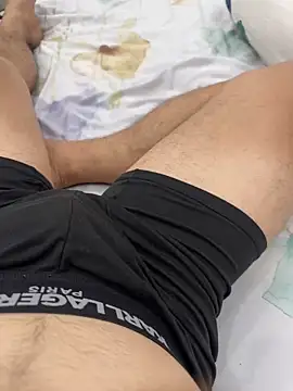 Snapshot of anhduy770 chatting on November 5, 8:25 am anhduy770 online show from November 5, 8:25 am