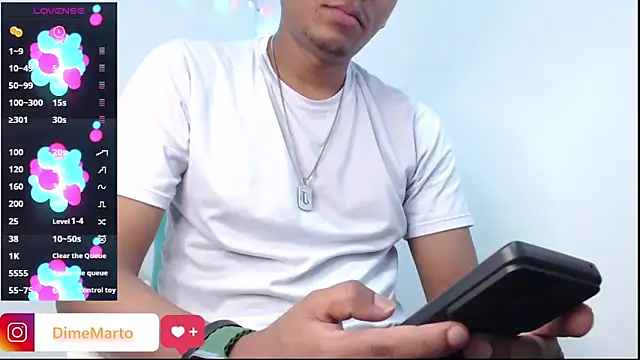 Snapshot of mike_black_22 chatting on June 2, 2:19 pm mike black 22 online show from June 2, 2:19 pm