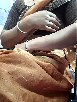 indianhotwife639 online show from September 19, 5:42 am