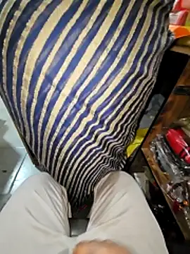 Snapshot of indianhotwife639 chatting on January 17, 5:12 am indianhotwife639 online show from January 17, 5:12 am