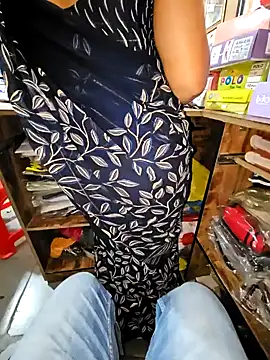 Snapshot of indianhotwife639 chatting on January 18, 5:22 am indianhotwife639 online show from January 18, 5:22 am